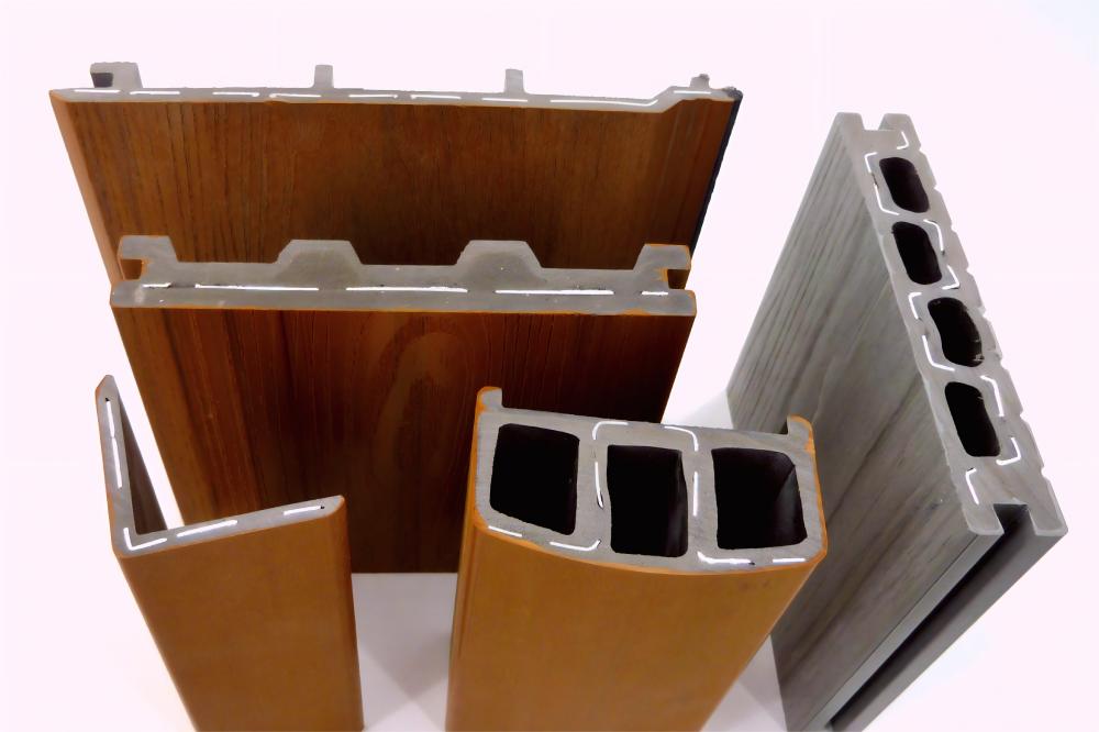 PVC发泡共挤钢带+表面共挤样品(1).jpg PVC发泡共挤钢带+表面共挤样品(1).jpg