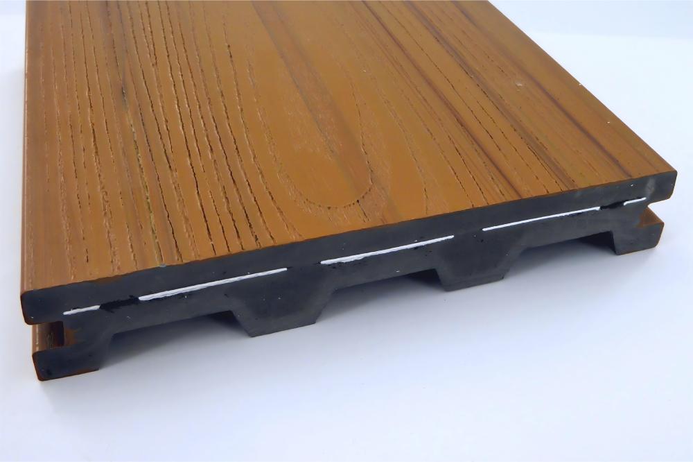 PVC发泡共挤钢带+表面共挤户外地板样品 (1).jpg PVC发泡共挤钢带+表面共挤户外地板样品 (1).jpg